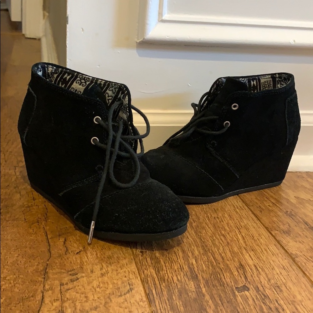 Toms Black Wedges